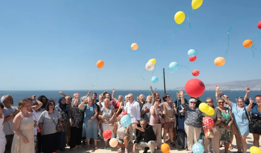 Konak’ta barış dilekleri gökyüzüne taşındı