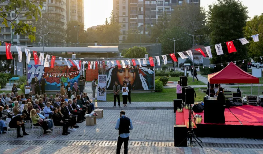 Bayraklı'da 5. Homeros Edebiyat ve Sanat Festivali başladı