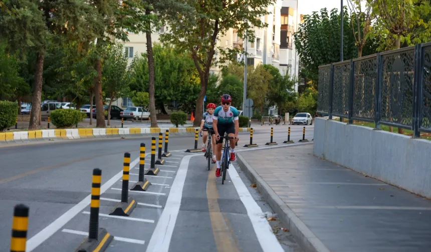 Bisiklet yolu etap etap hizmete giriyor