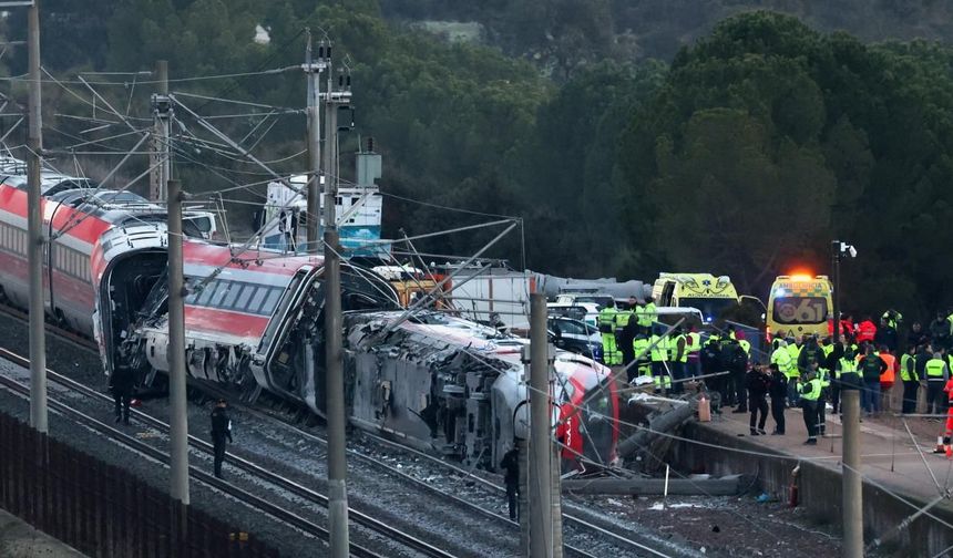 İspanya'daki hızlı tren kazasında ölü sayısı 68'e çıktı: Ulusal yas ilan edildi