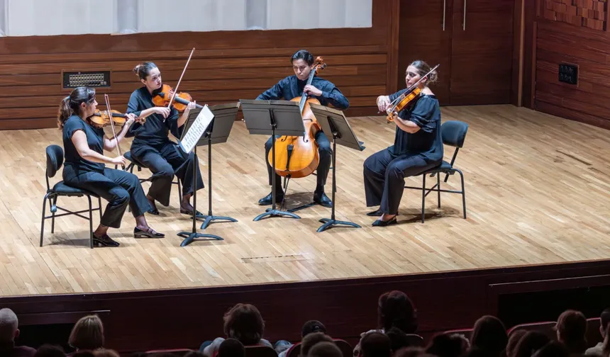 İzmir Oda Orkestrası’ndan Cumhuriyet konseri