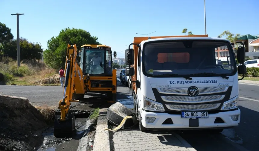 Kuşadası'nda yağış öncesi altyapı seferberliği