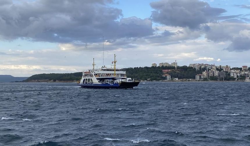 Feribot seferlerine fırtına engeli: 2 sefer iptal edildi