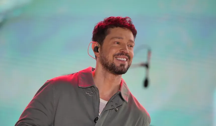 Murat Boz, İzmir Kültür Yolu Festivali'nde sahne aldı