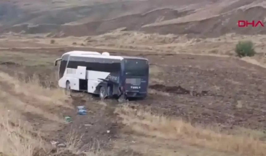 Yolcu otobüsü tarlaya girdi: 2'si çocuk 9 yaralı