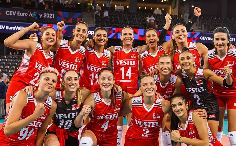 Filenin Sultanları yine tarih yazdı! A Milli Kadın Voleybol Takımı finalde