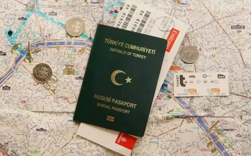 Yeşil pasaportta 15 yıl şartı: 6 meslek için teklif verildi