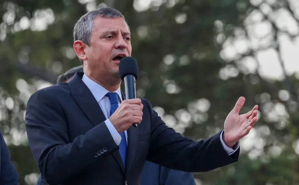 CHP Genel Başkanı Özgür Özel'den çağrı: 'Asla korkmuyoruz, sinmeyeceğiz!'