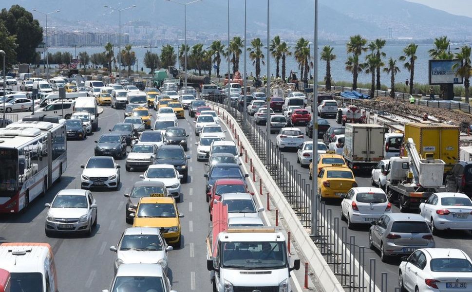 İzmir'de eylül ayında trafiğe kayıtlı araç sayısı belli oldu