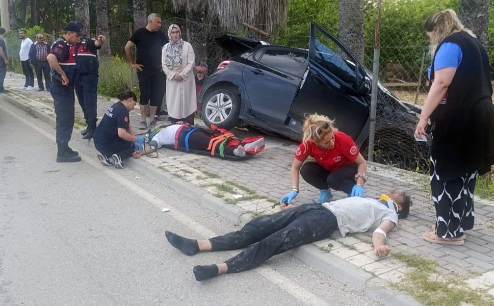 14 yaşındaki çocuğun kullandığı otomobilde 2 kişi yaralandı