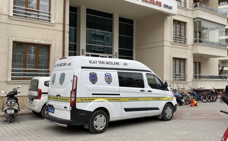 Aile faciası: Polisi arayıp “eşimi bıçakladım” dedi...