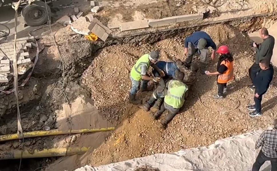 Altyapı çalışmasında göçük faciası: Bir işçi toprak altında kaldı!