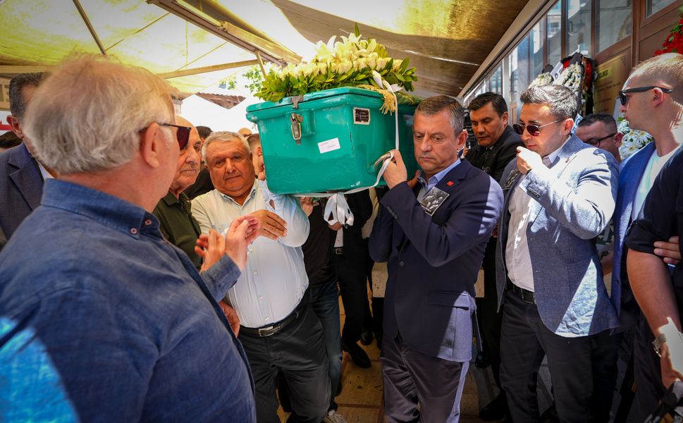 CHP Genel Başkanı Özgür Özel, Cemre Öğren'in cenaze törenine katıldı