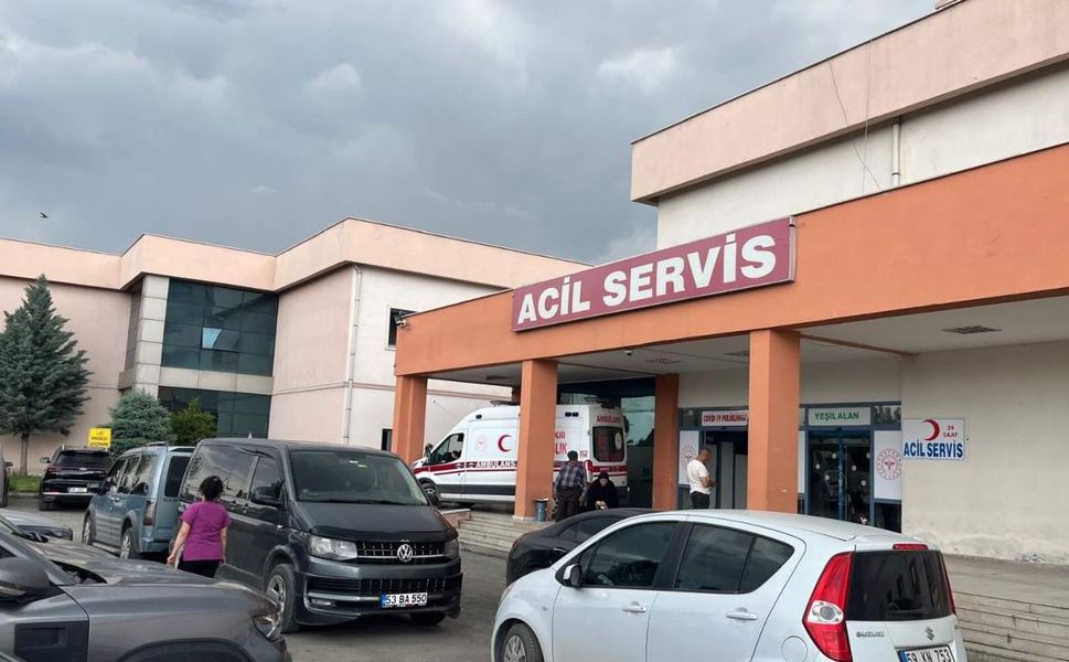 İki yengesini silahla vurarak öldürdü