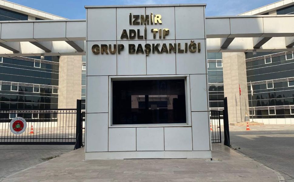 İzmir'de karısı tarafından tabancayla vurulan adam öldü