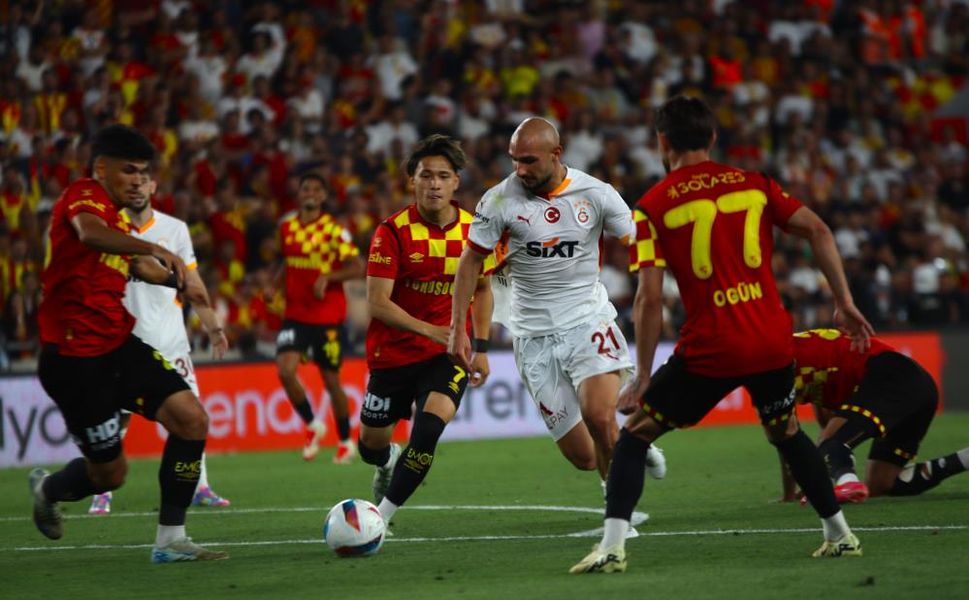 İzmir'de kazanan Galaasaray: Göztepe: 0 - Galatasaray: 2