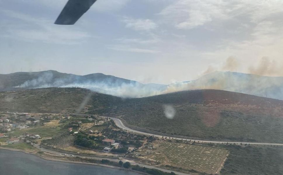 İzmir'de makilik alanda korkutan yangın: Havadan ve karadan müdahale devam ediyor!
