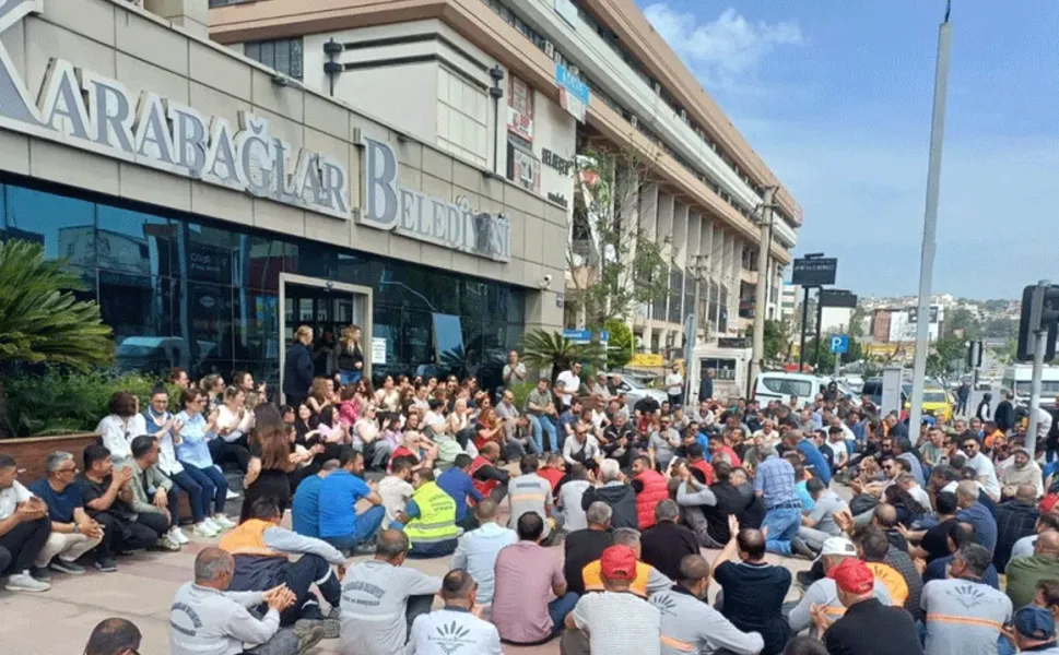 Maaş ödenmedi: Karabağlar Belediyesi'nde grev 2. gününde