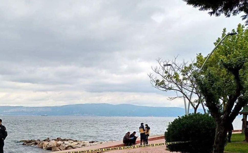 Kayalıklarda erkek cesedi bulundu