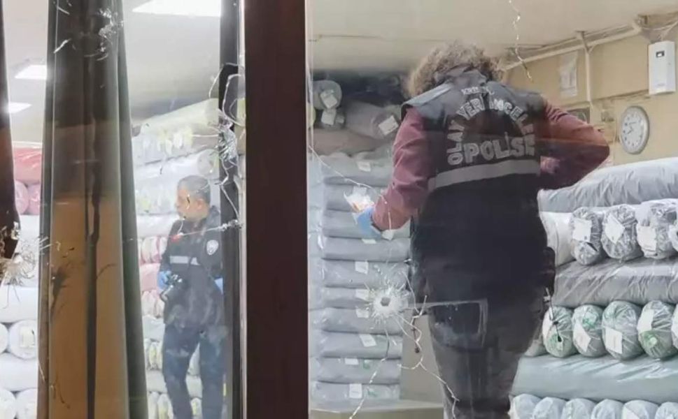 Kaza yapan sürücüler akşam birbirlerinin iş yerini kurşunladı