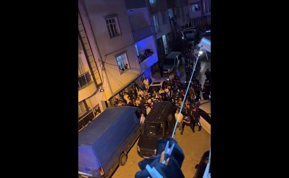 Komşular arasındaki köpek kavgası sokağı savaş alanına döndürdü