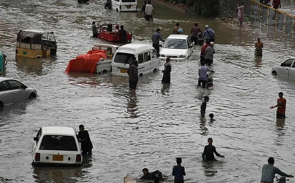 Pakistan’da fırtına can aldı: 18 kişi hayatını kaybetti