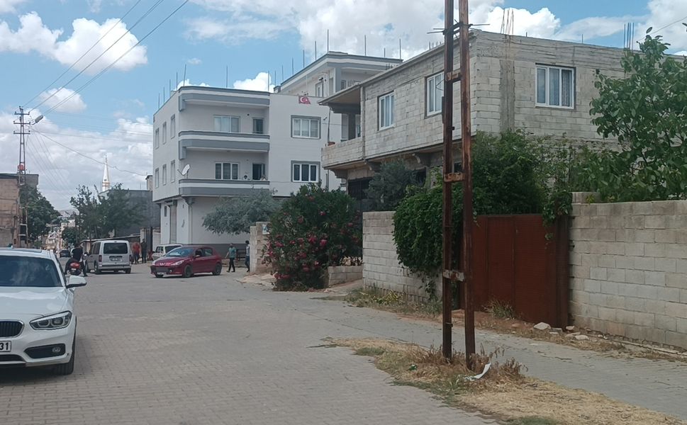 Temizlik işçisi kadın evinde ketledildi