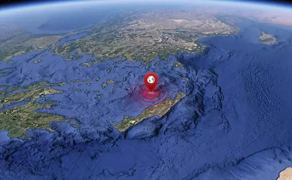 Ege Denizi'nde korkutan deprem! İzmir Valisi'nden açıklama geldi
