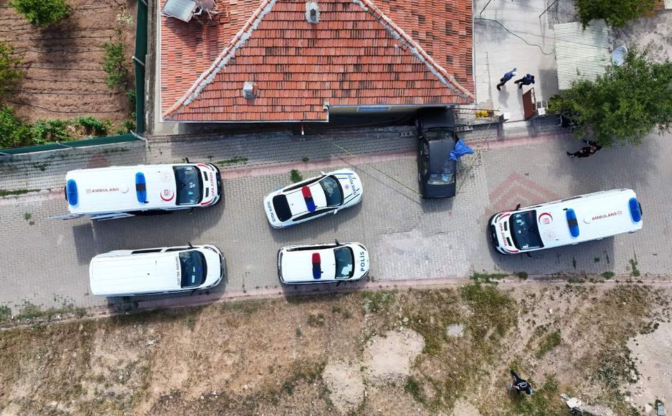 Kalp krizi geçiren sürücü hayatını kaybetti