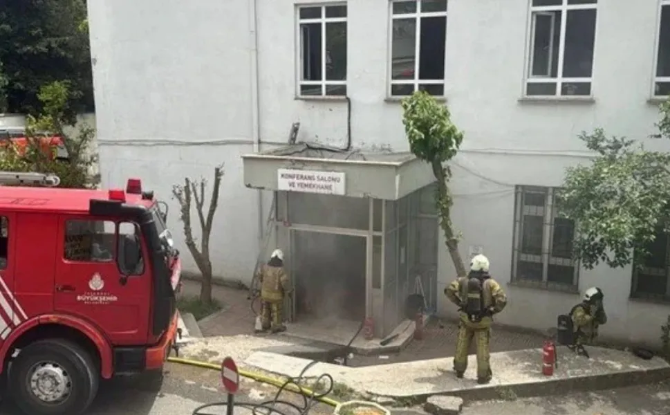 Üsküdar Devlet Hastanesi'nde yangın paniği! Çok sayıda ekip sevk edildi