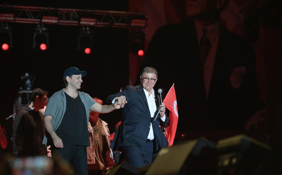 Başkan Tugay Duman konserinde gençlerle buluştu: Gençlerimiz daha iyi bir ülkeyi hak ediyor!