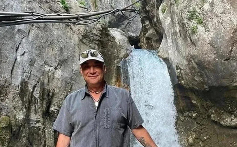 Yeşilçam'ın usta ismi Mehmet Serdar Sulukahya evinde bıçaklandı