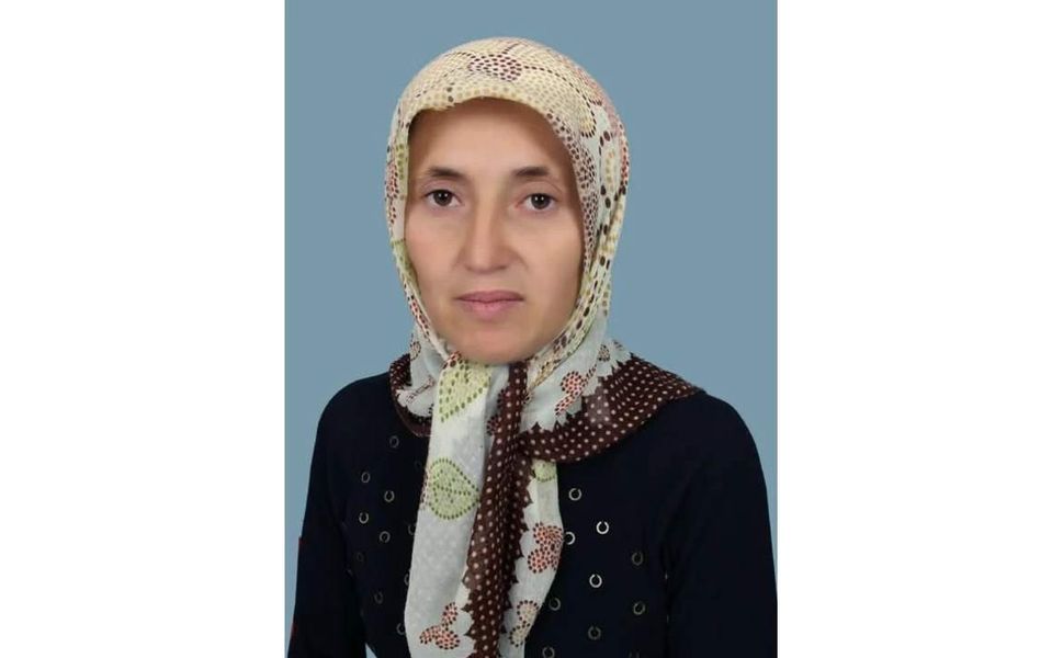Ağaçtan düşen kadın hayatını kaybetti