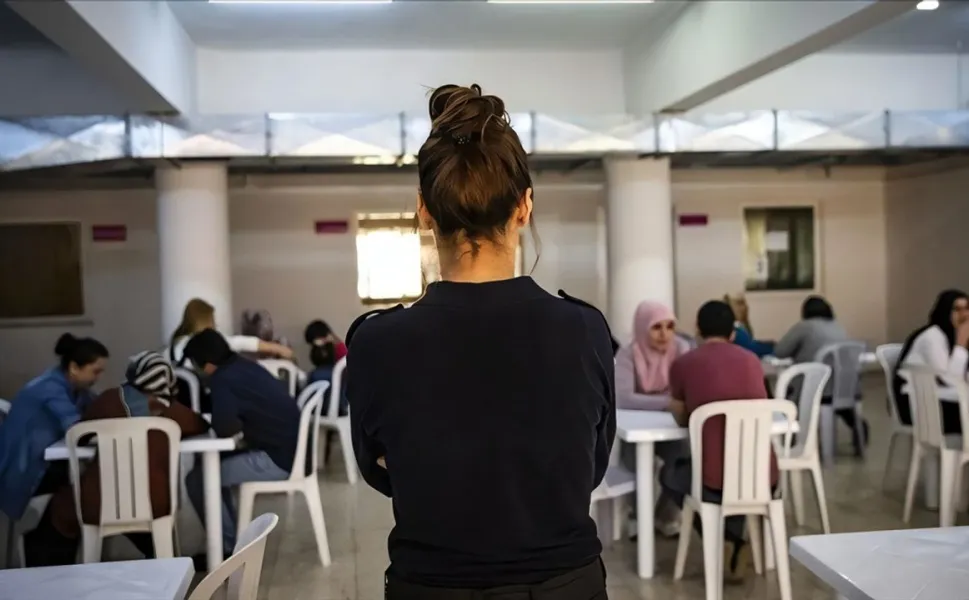 Bakan Tunç duyurdu: Hükümlü ve tutuklulara bayramda açık görüş imkanı