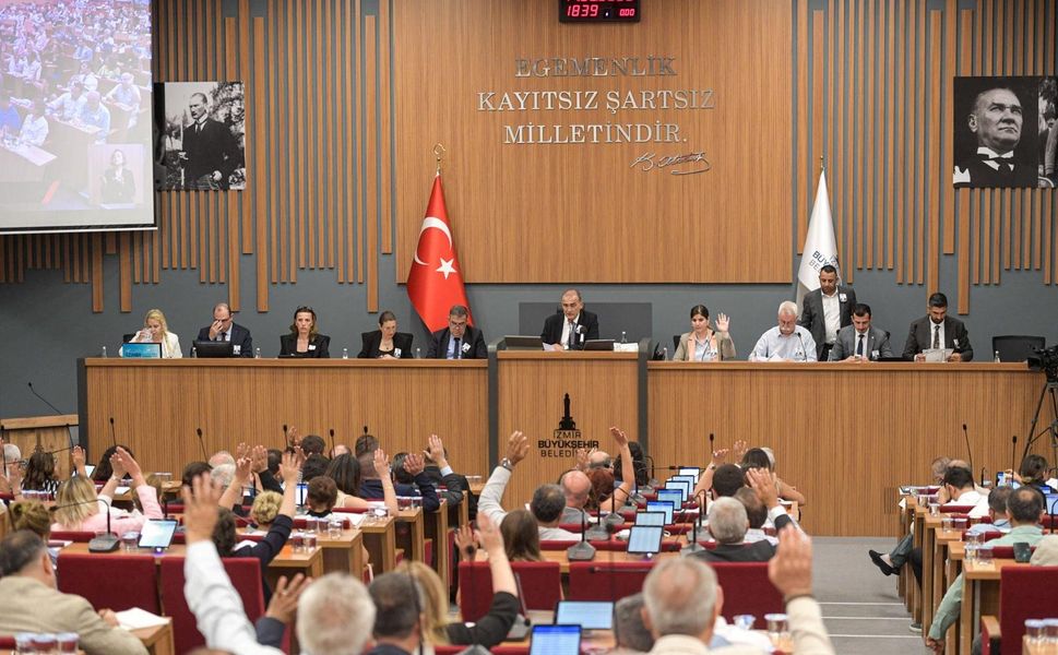 İzmir Meclisi'nde duygu dolu anlar: Ferdi Başkan kalbimizde!
