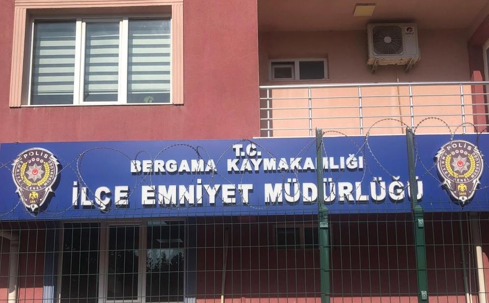 İzmir'de zehir tacirlerine operasyon: İki kadın satıcı tutuklandı!