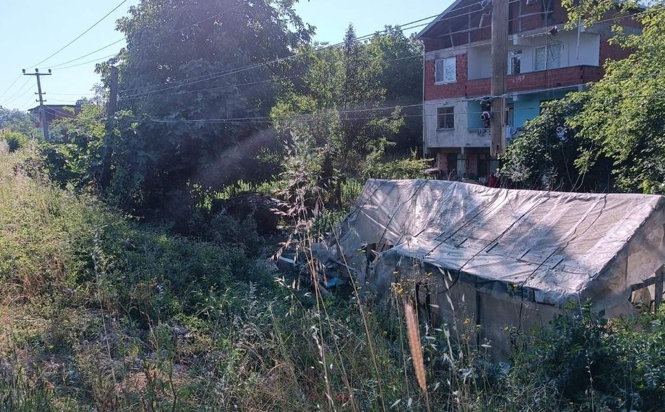 Kontrolden çıkan otomobilin evin bahçesine savrulmasıyla 1 kişi hayatını kaybetti