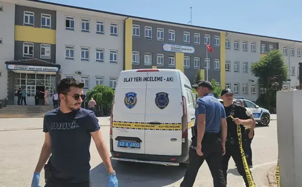 Okulda kanlı saldırı: Öğretmen koridorda vurularak öldürüldü