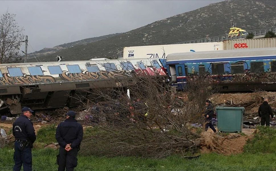 Rusya’da yolcu treninin üzerine köprü çöktü: 7 ölü, 47 yaralı
