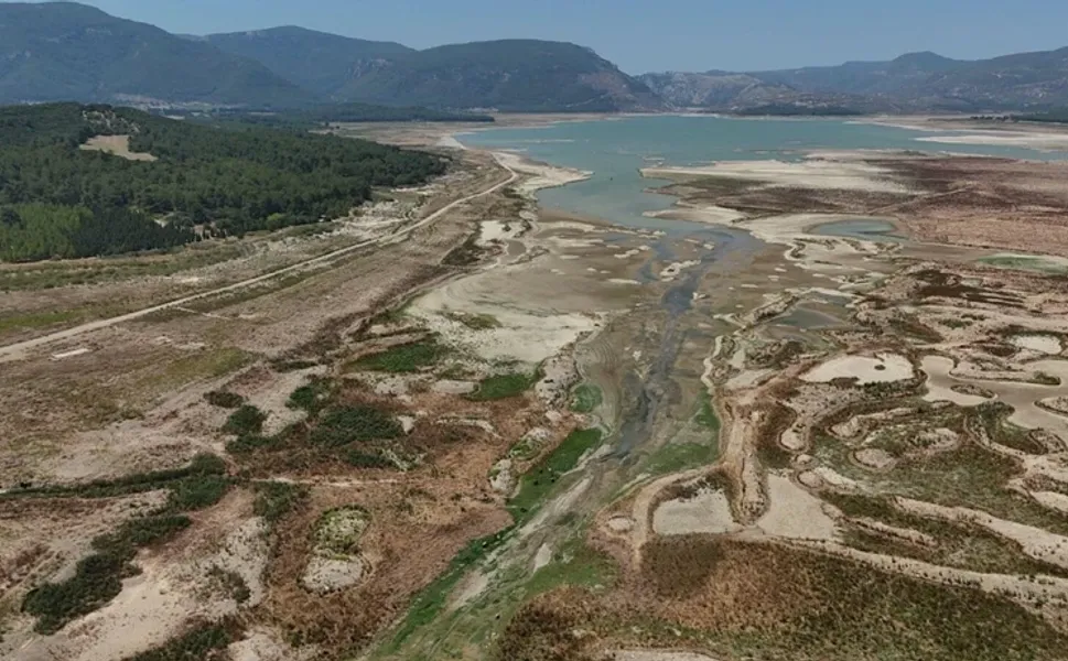 İzmir'in su kaynağı Tahtalı Barajı'nda alarm: Dibe vurmak üzere