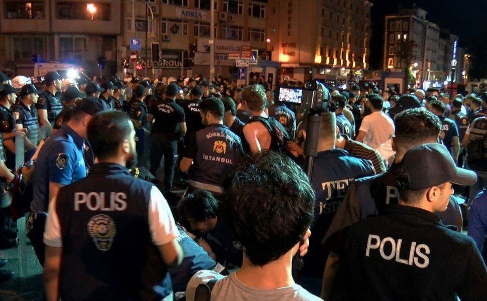 Saraçhane'de gözaltına alınan 34 kişi adliyeye sevk edildi