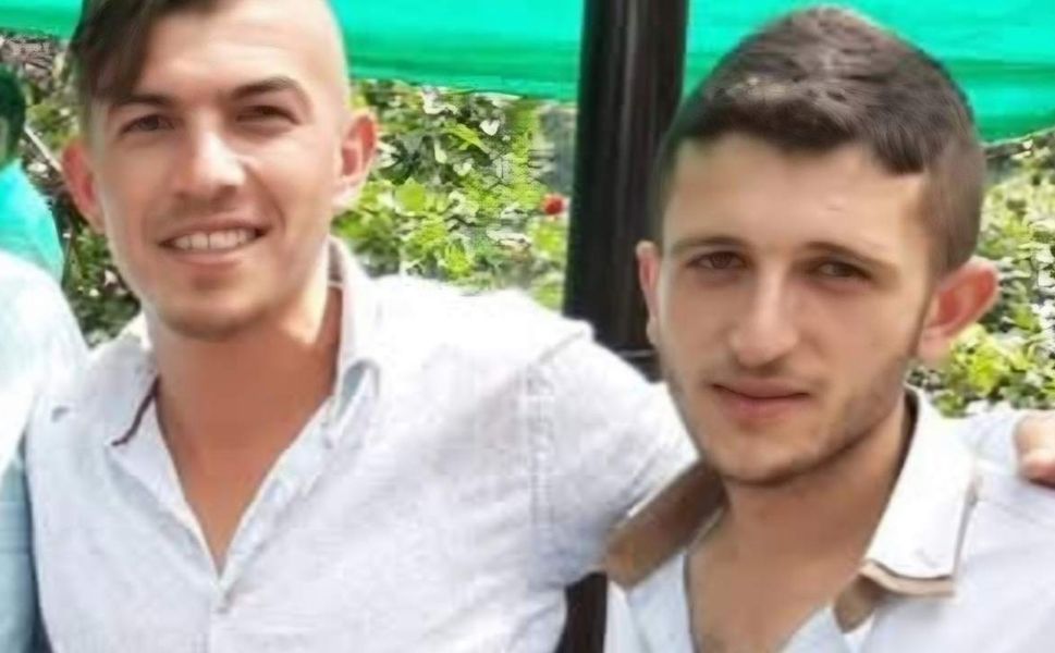 Evinde ağırladığı iki arkadaşını tüfekle öldürdü