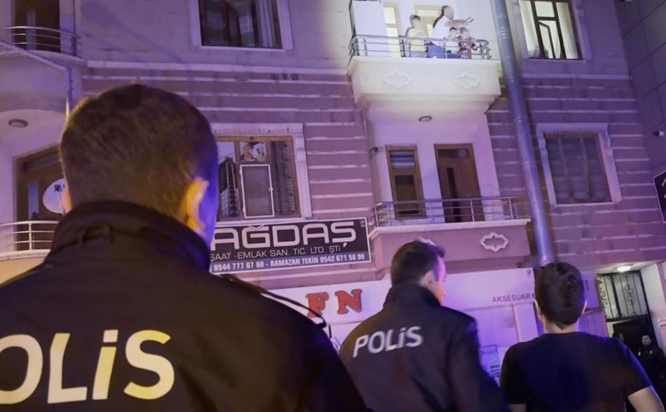 Eski eş dehşeti: Çocuklarını rehin aldı, balkon feryatları yürekleri dağladı!