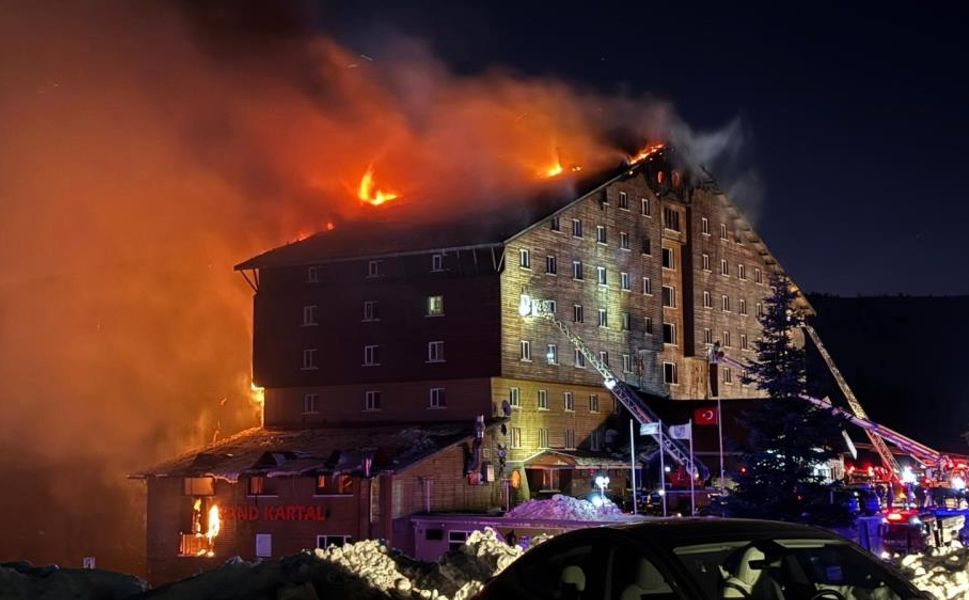 Grand Kartal Otel faciasında ailelerden suç duyurusu