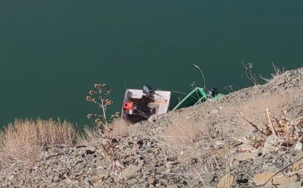 Baraja düşen araçtan 2 kişinin cesedi çıkarıldı