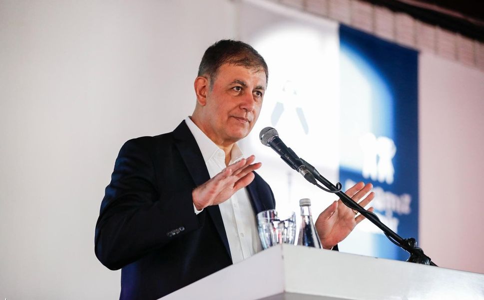 Başkan Tugay'dan kredi isyanı: 9 kredi başvurusu onay bekliyor