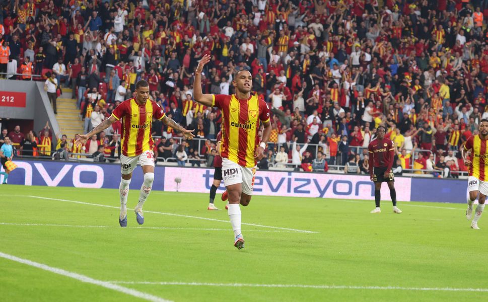 Gürsel Aksel’de zafer şarkısı: Juan Göztepe’yi uçurdu!