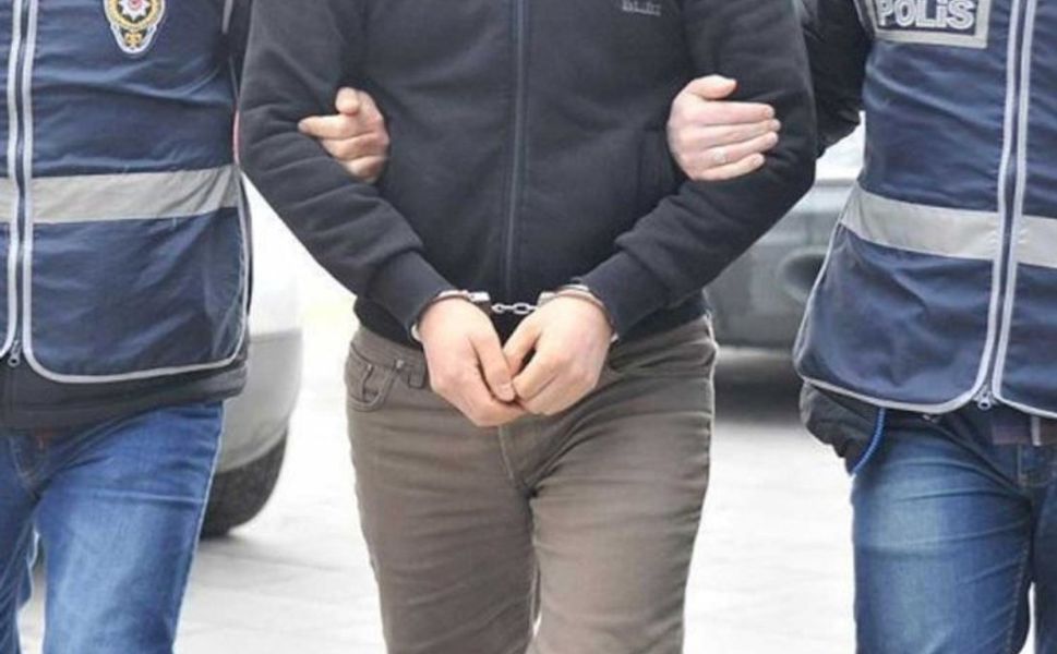 İzmir’de 34 yıl hapis cezasıyla aranan firari yakalandı