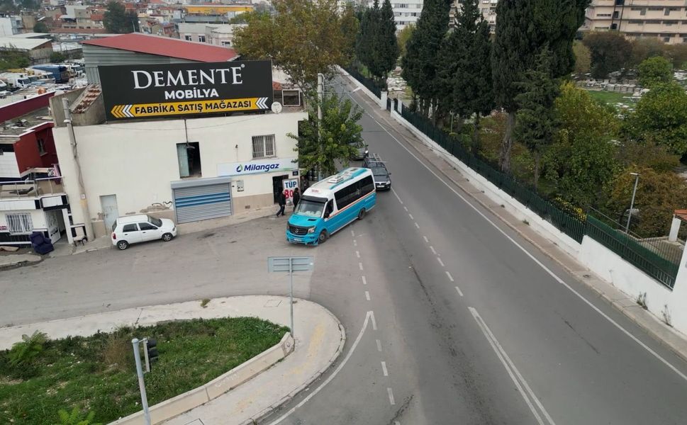İzmir Zabıtalarından trafik denetimlerine dron destekli takip