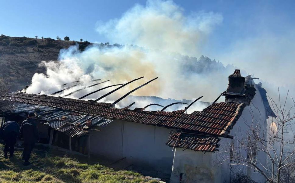 Feci yangın can aldı! İki kardeş yangında mahsur kaldı